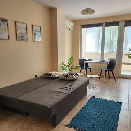 Cozy Spacious In Daire Varna