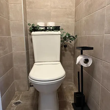 Апартаменты Cozy Spacious In