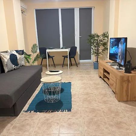 Cozy Spacious In Βάρνα