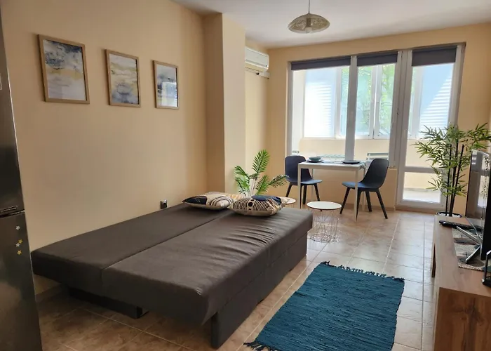 Cozy Spacious In Apartman Várna